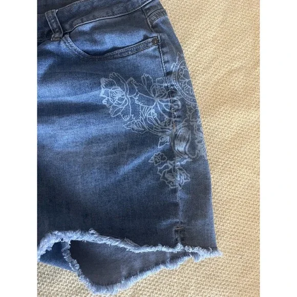 Lane Bryant Denim Shorts Size 20 2 Pair Bundle Pearl Floral Blue - Picture 9 of 10